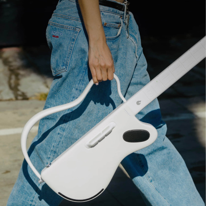 Foldable. Detachable. 